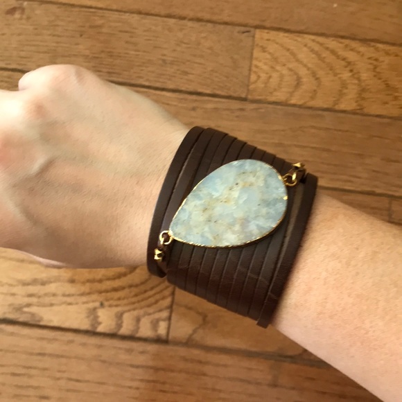 South moon under large gem and leather bracelet - Picture 2 of 7